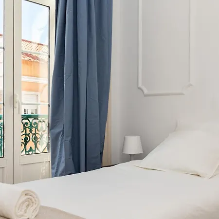 4br - Location *